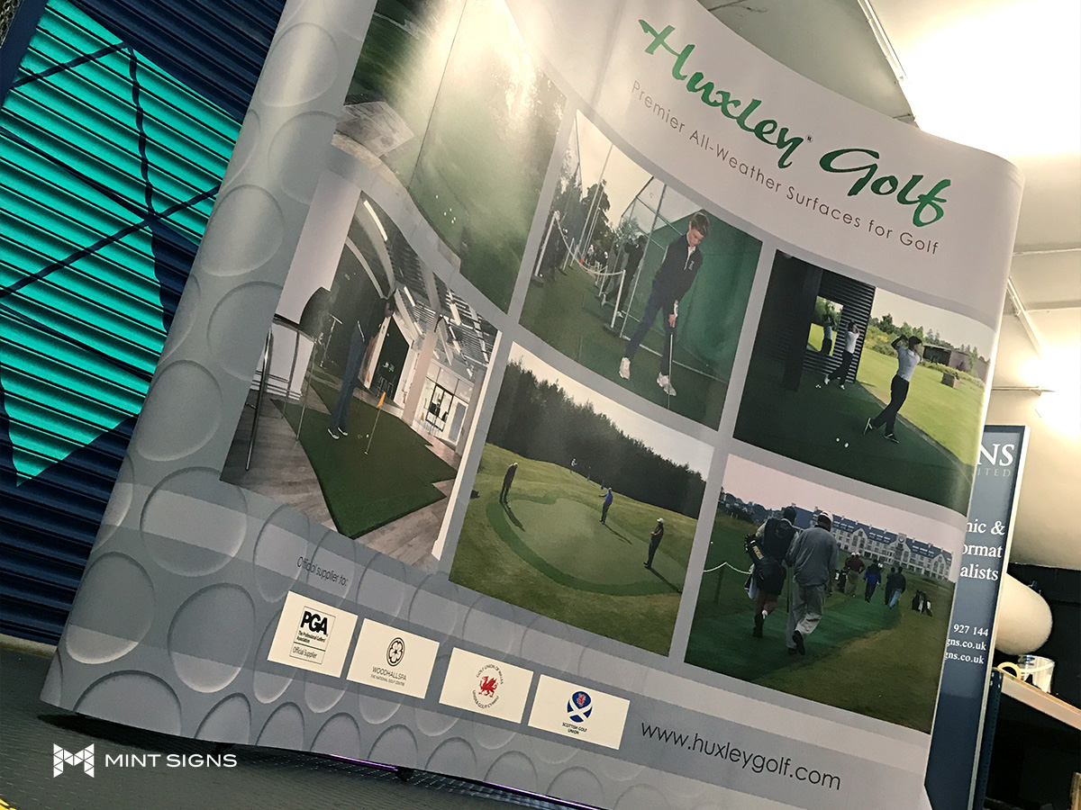 exhibition-huxley-golf-pop-up-display