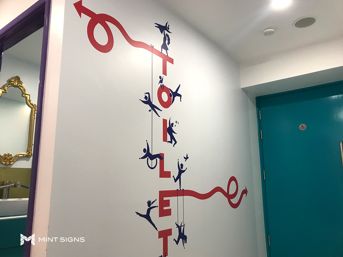 toilet-wayfinding-wall-graphic