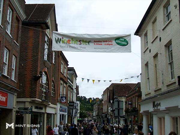 winch-high-street-ext-banner